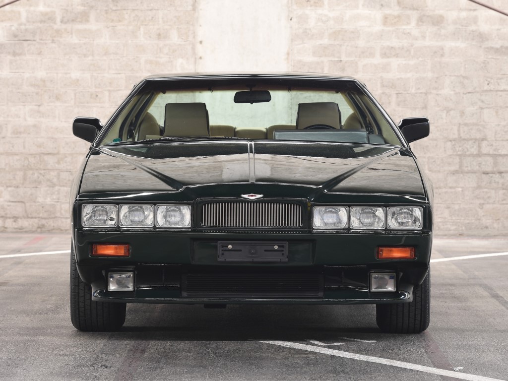 Aston Martin Lagonda Series 4